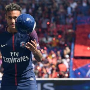 Deux hommes en prison pour avoir volé des maillots du PSG